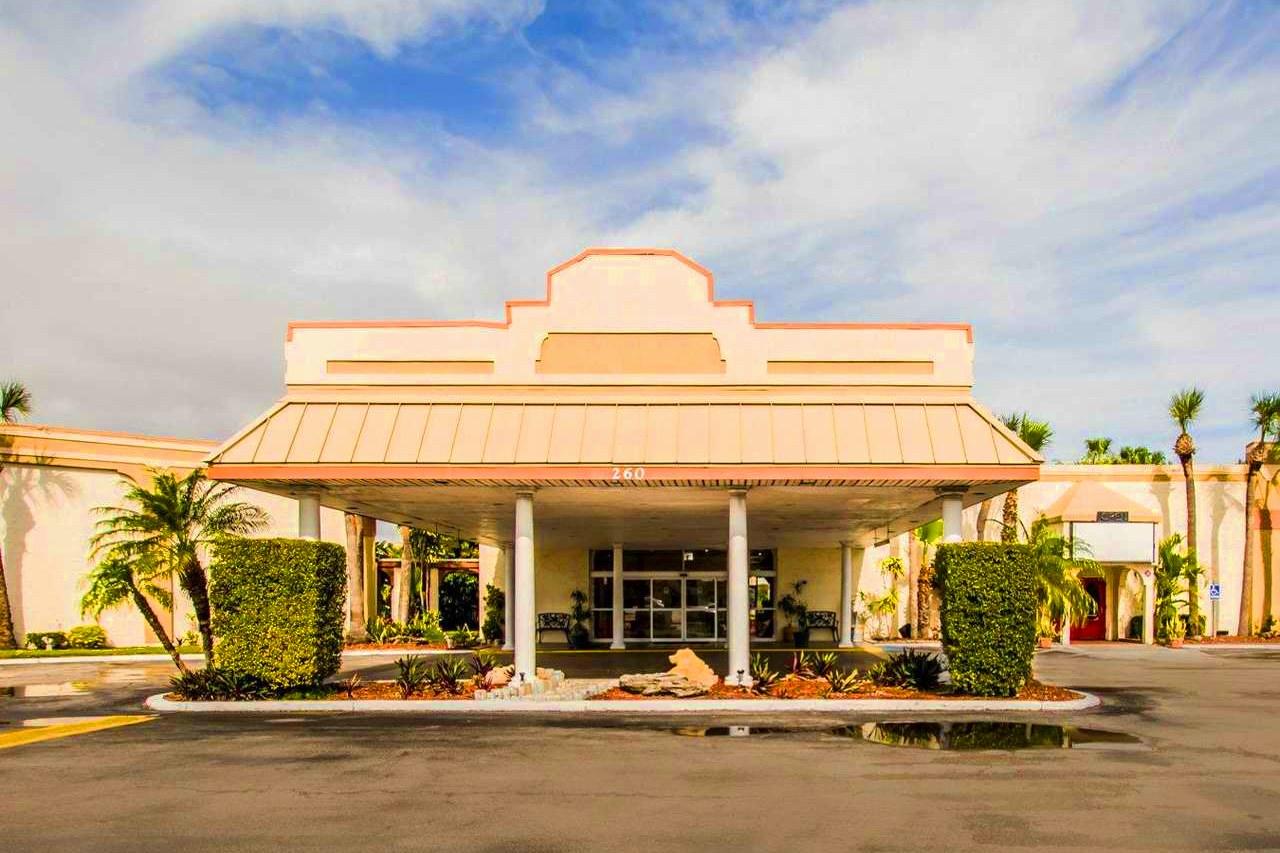 Econo Lodge Port Canaveral Area Space Coast Island Hotel | Merritt Island  FL Hotel